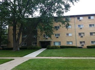 919 N Boxwood Dr APT 402, Mount Prospect, IL 60056