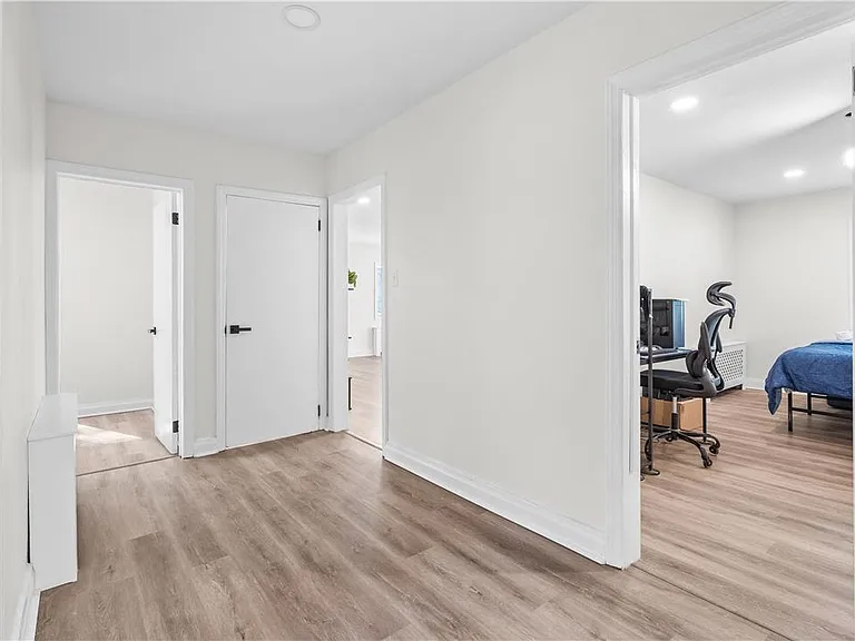 726 Seneca St #1 — Photo 42