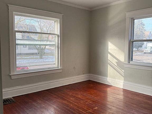 4th image of 1305 S 12th St