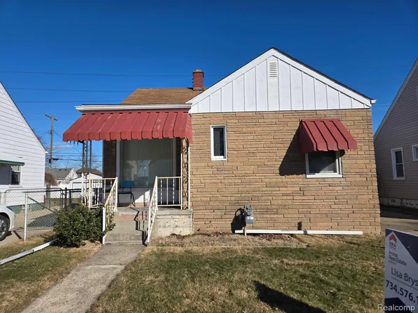 2069 11th St, Wyandotte, MI 48192