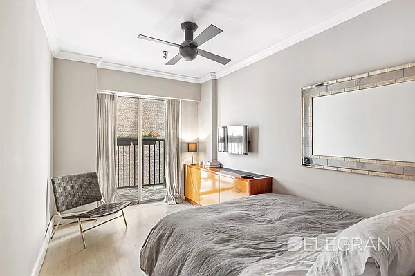 Sold by (Legacy) Elegran | media 4