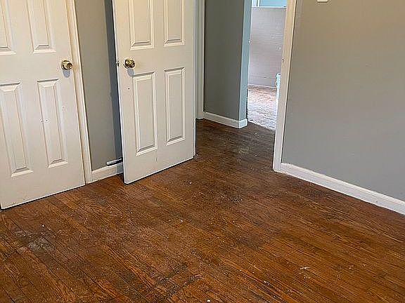 5th image of 8950 Higginson Dr