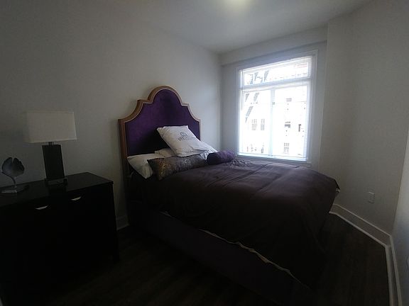 5th image of 305 Hyde St APT 305