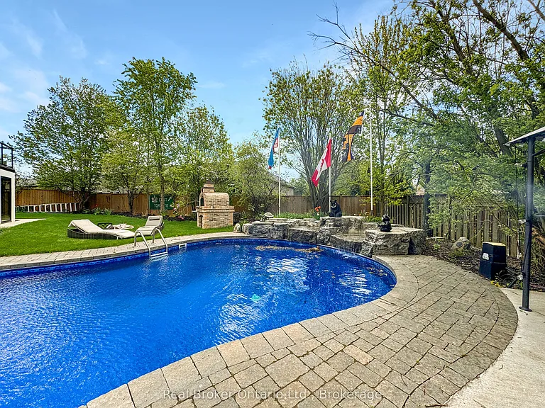19 Zavarella Ct — Photo 32