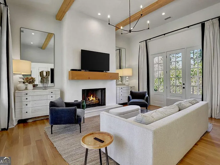 118 Gainey Ln — Photo 3