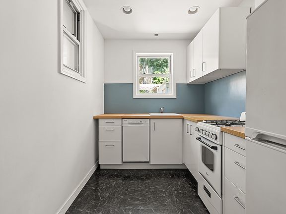 4th image of 761 Macon St Floor 1
