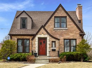 2757 N Lefeber Ave, Wauwatosa, WI 53210