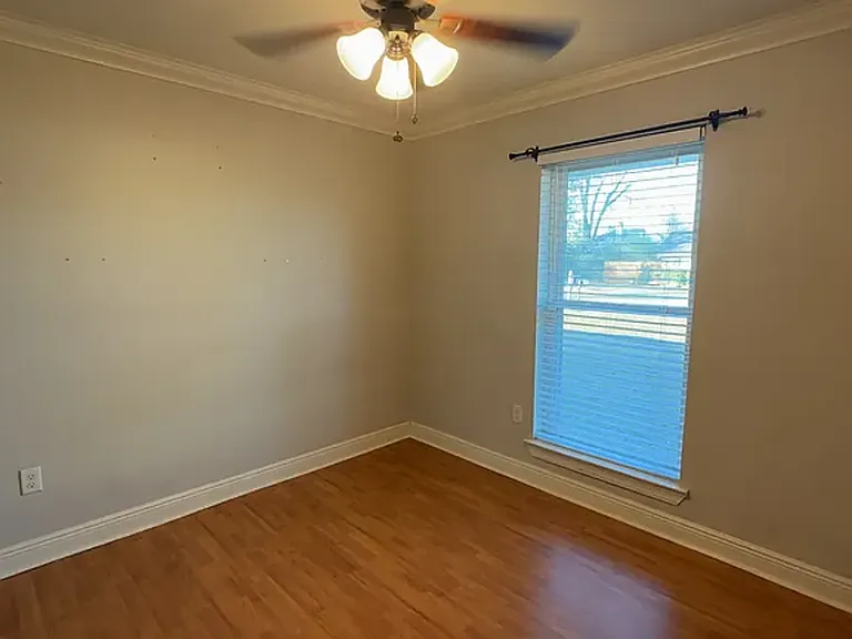 9150 Nolen Dr — Photo 11