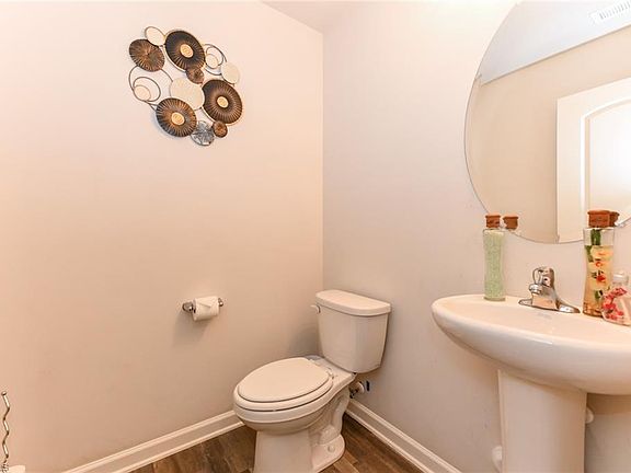 5th image of 644 Byerly Rd
