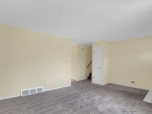 3rd image of 8717 S 84th Ct