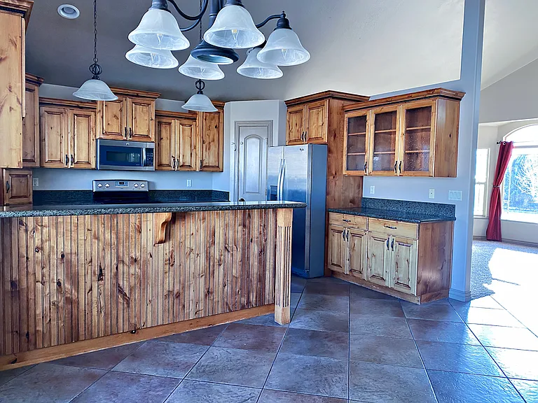 2410 E View Dr — Photo 7