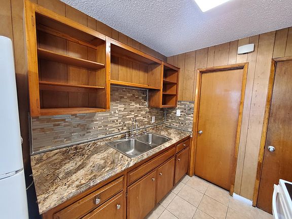 5th image of 1512 E Linden Ave #1512