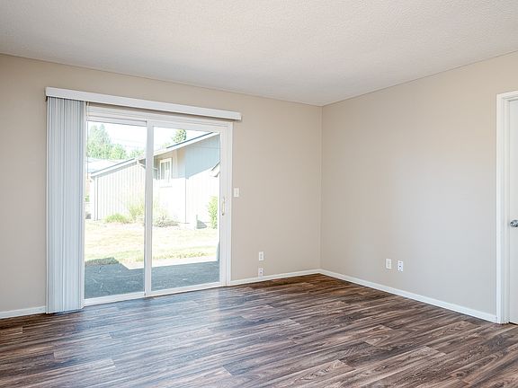 4th image of 9685 SW Johnson St #38R