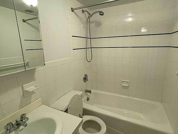 4th image of 75 W 85th St APT 1B