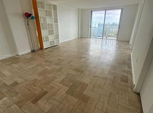 15600 NW 7th Ave APT 808, Miami, FL 33169