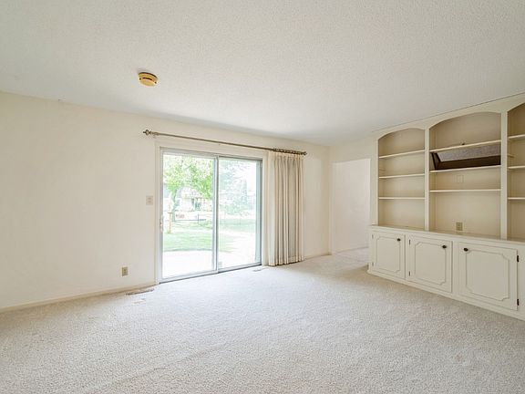 5th image of 412 Parkland Dr SE