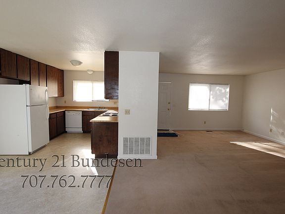 5th image of 704 N Kentucky St