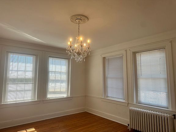 4th image of 906 Prince St APT 404