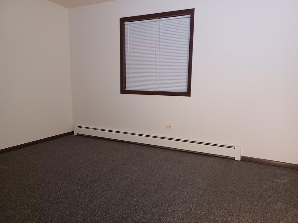 1st image of 1527 N Winslowe Dr #1A