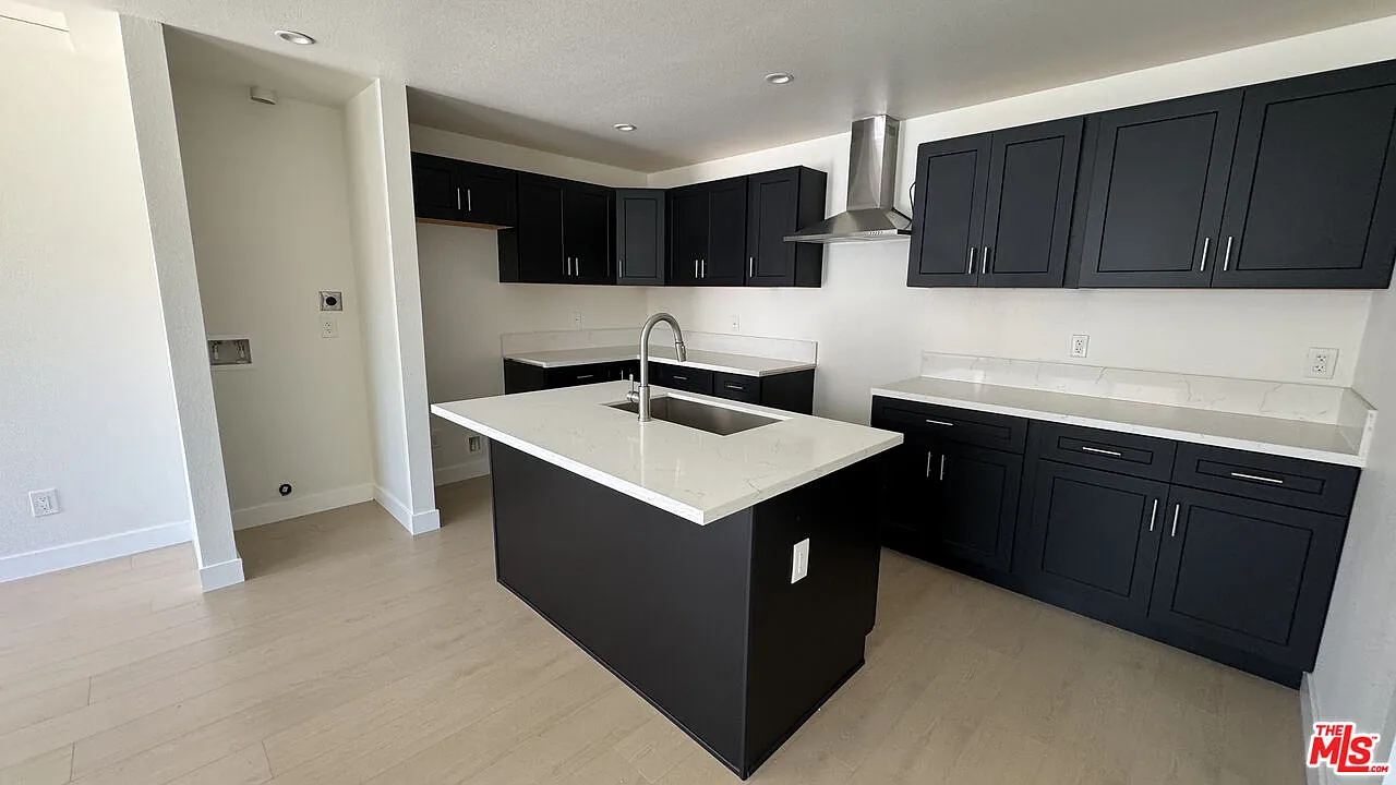 3 bed, 2.0 bath, 749 sqft, $3,600 — Photo 3