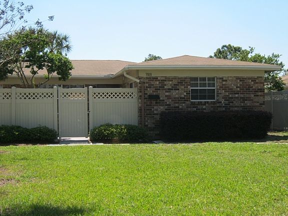 4th image of 3107 Hanging Rock Ct E
