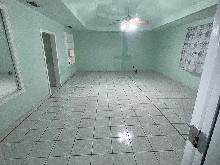 2305 Lusby St — Photo 9