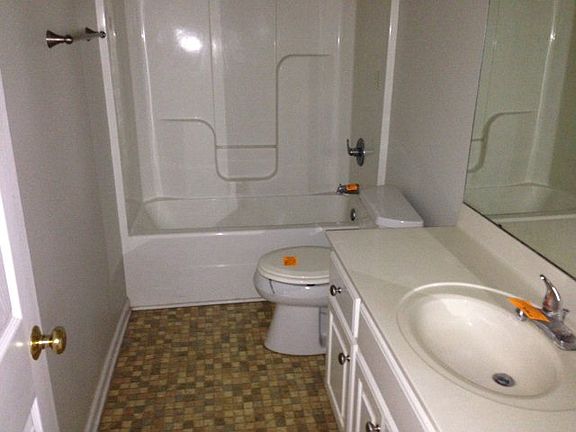 5th image of 14 Waterford Way SE