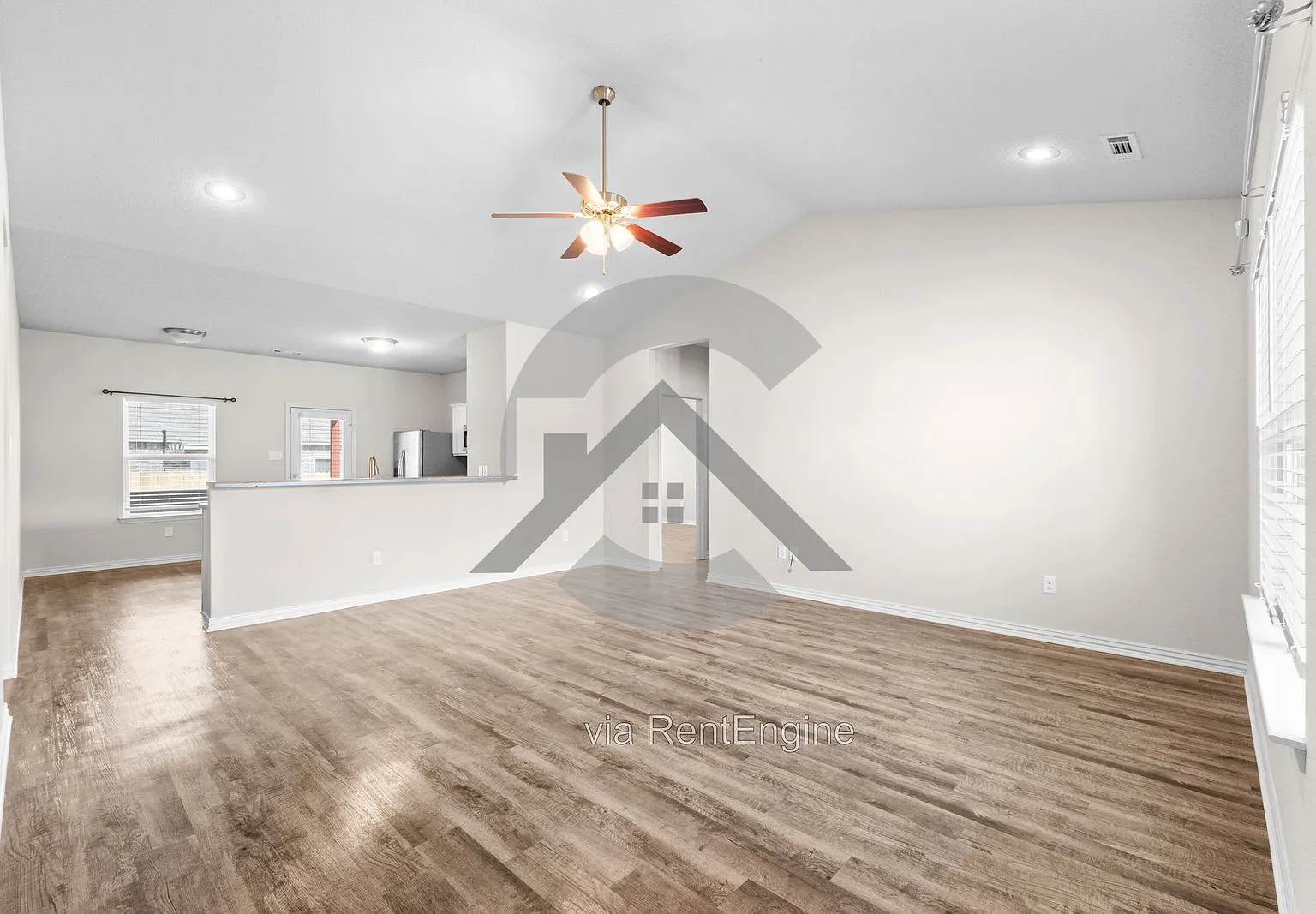 4 bed, 2.0 bath, 1661 sqft, $1,800 — Photo 2