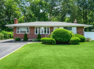 5 Fisher Rd, Commack, NY 11725