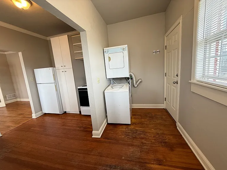 1629 NW 22nd St — Photo 14