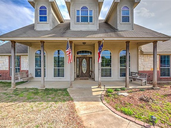2nd image of 3205 Cliffview Ct