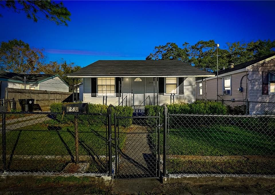 1st image of 1240 Southlawn Blvd