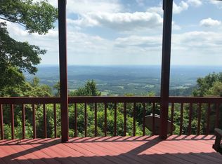 65 Chestnut Rdg, Hillsville, VA 24343