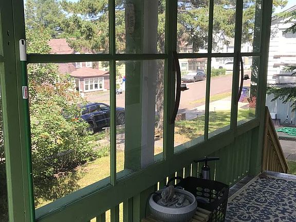 2nd image of 601 W Edwards Ave