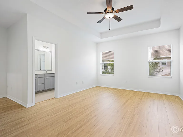 5736 Skytop Dr — Photo 13