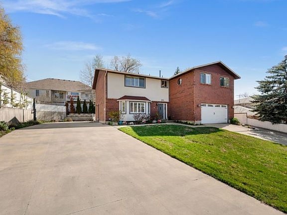 4th image of 2260 E Somerset Dr