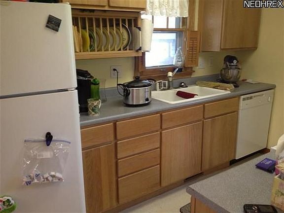 5th image of 156 17th St NE