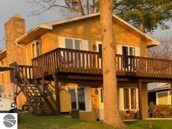 2571 Birch Point Dr, Lupton, MI 48635