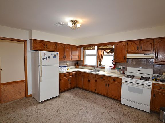 2nd image of 47 Laidlaw Ave Unit 2