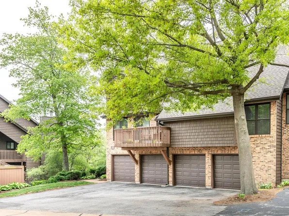 5121 Hollow Wood Ct APT B, Saint Louis, MO 63128