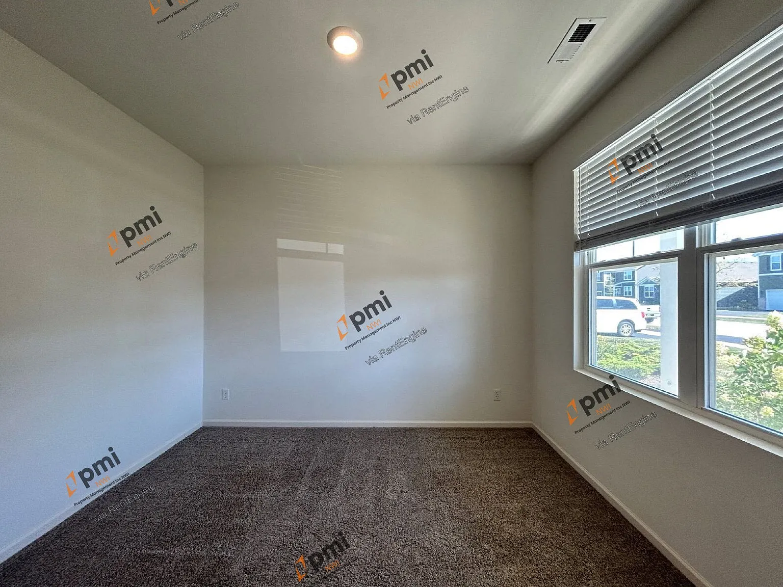4 bed, 2.5 bath, 2521 sqft, $3,000 — Photo 4
