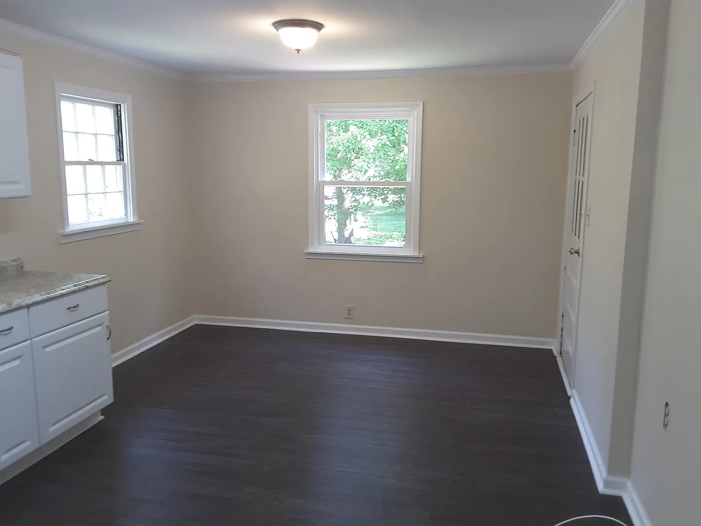 Charming 3 bedroom / 1 bath home — Photo 3