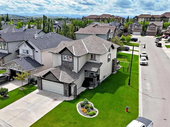 209 Crystal Green Point, Okotoks, AB T1S 2K7