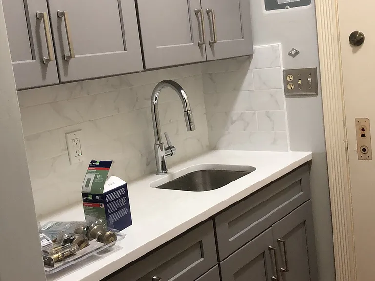 19 Regent Cir #1 — Photo 5