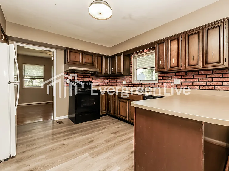 4315 Crownwood Ave — Photo 5