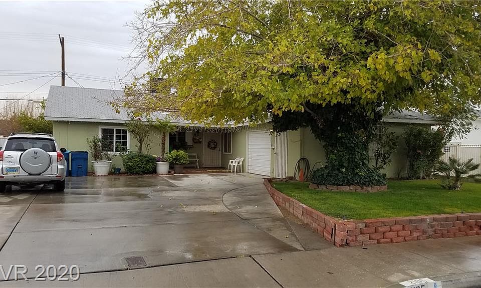 1st image of 2105 Las Verdes St