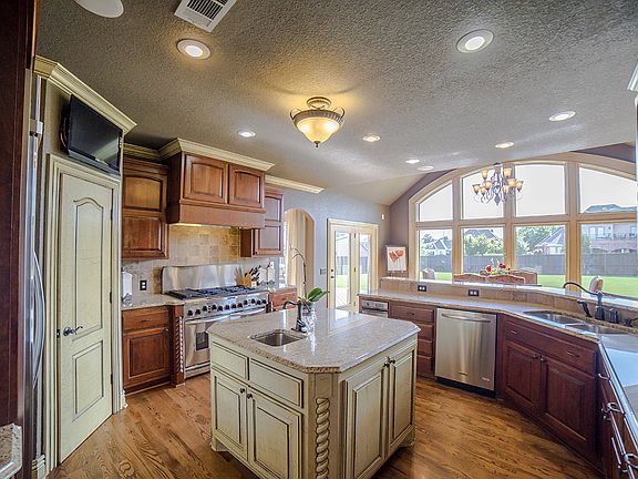 5th image of 4032 Ratcliffe Dr