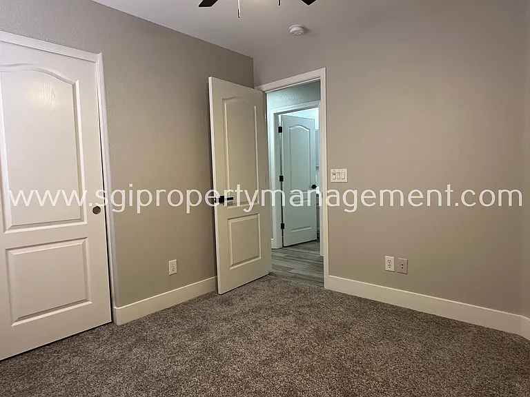 2523 W White Feather Ln — Photo 10