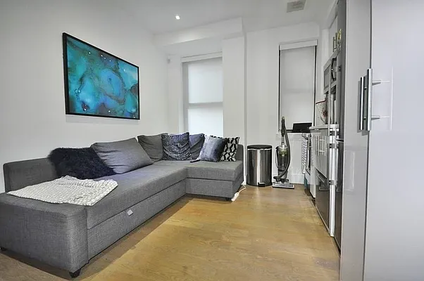 Rented by REAL New York | media 23