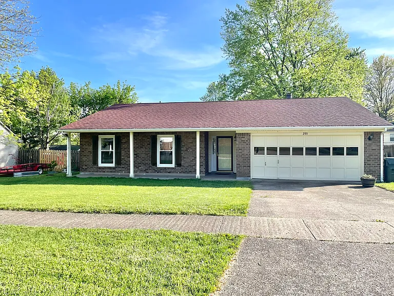 209 Hutchins Dr — Photo 1